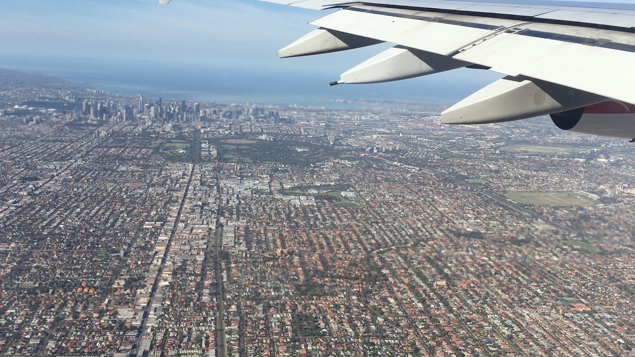 Flying   Landing Into Melbournes Tullamarine Airport From LAX Onboard A QANTAS A380