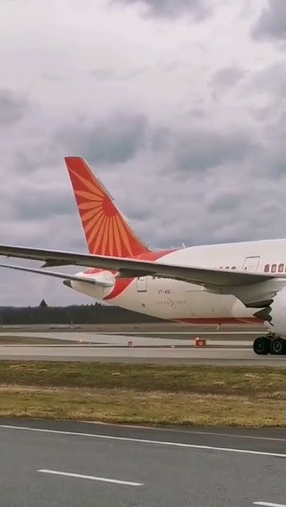 what-does-a-pilot-say-before-take-off-youtube