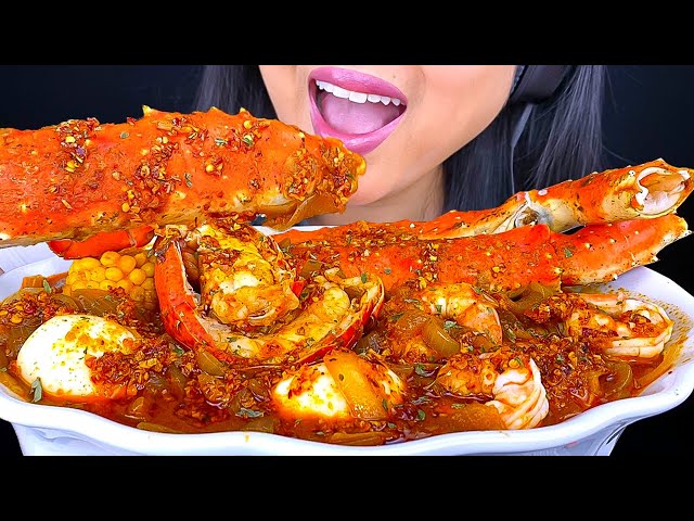 ASMR GIANT KING CRAB, LOBSTER & SHRIMP SEAFOOD BOIL MUKBANG (EATING SOUNDS) ASMR Phan