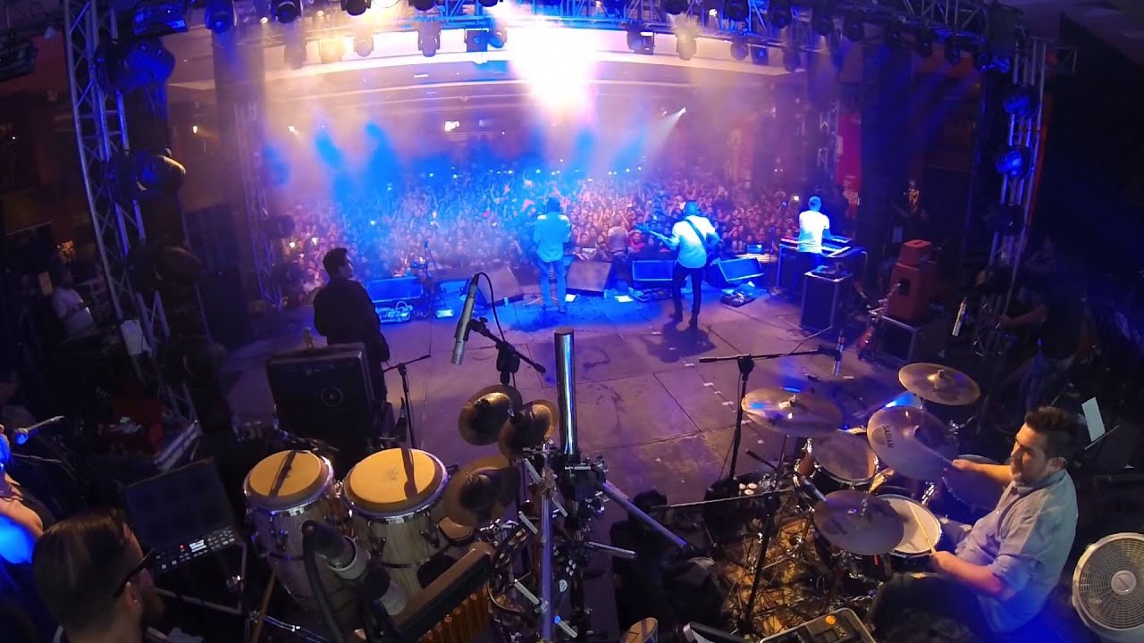 AZUL, Bohemia Suburbana en vivo, (percucam)