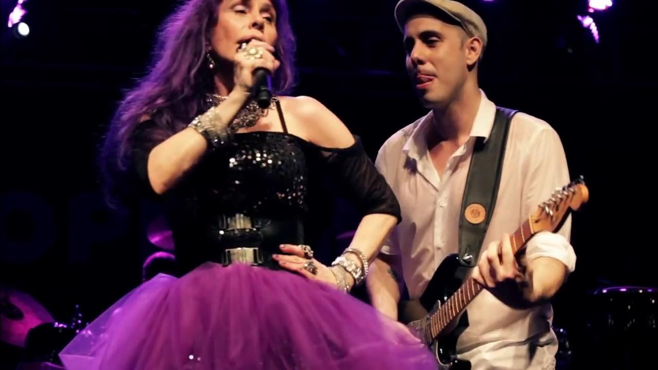Baby do Brasil - A Menina Dança (DVD) Baby do Brasil - A Menina Dança (DVD)