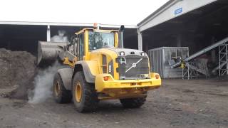 Pala Volvo L110G Al Lavoro Presso Azienda Agricola Allevi Srl