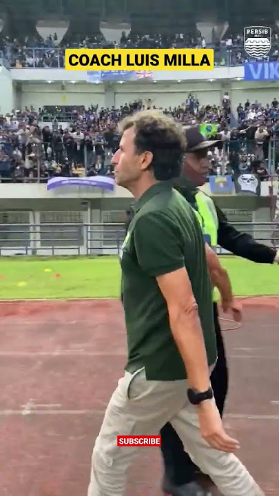 SAAT COACH LUIS MILLA BERJALAN MENUJU TRIBUN UTARA #persib #bobotoh #shorts
