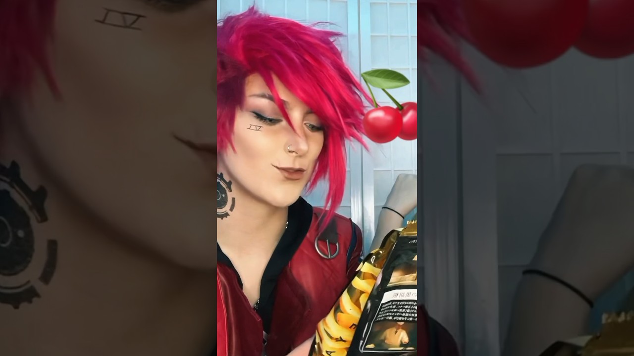 Vi & Cait try Japanese snacks! Sakuraco & Tokyo Treat #cosplay #arcane #cosplay