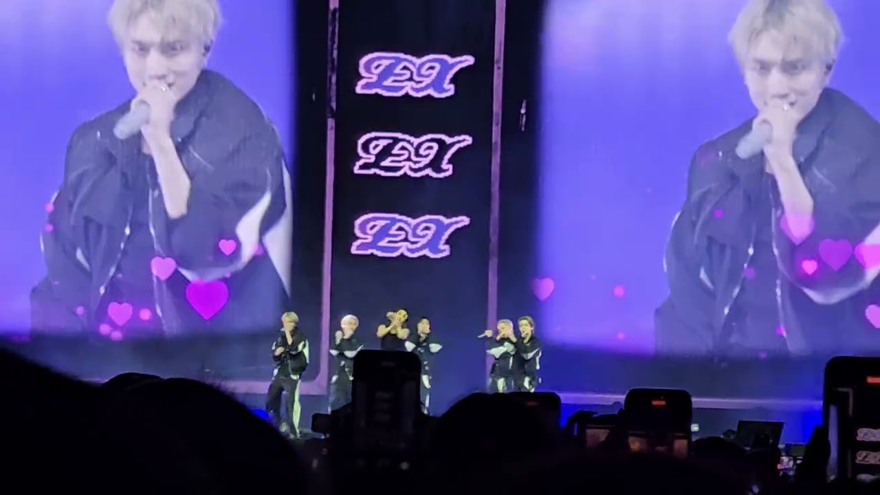 P1Harmony «Ex» на концерте в Ньюарке