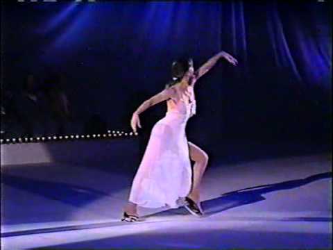 Video: Korčuľuje ešte Peggy Fleming?