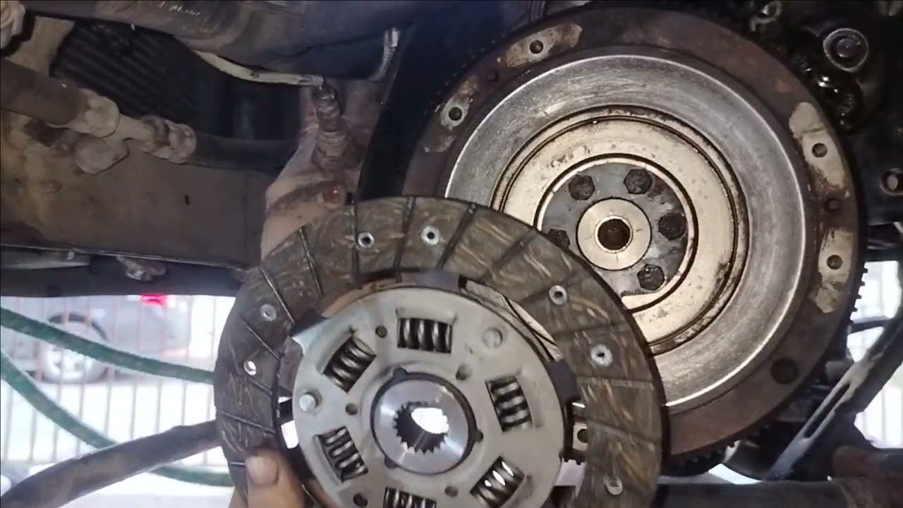 Colocando o volante do motor, e embreagem uno Fire