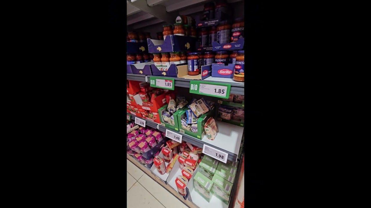 Loob ng Grocery Store sa Germany. Presyo ng bilihin revealed, affordable ba?