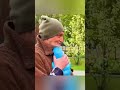 Die Frau ließ das Geld fallen, aber...