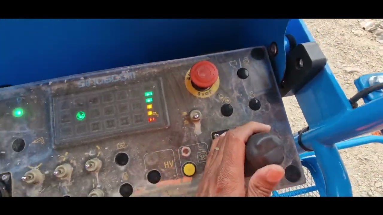 Comment utiliser une Nacelle télescopique électrique |  Chantier sous la gare.