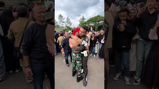 Download Lagu MOMEN TERHARU KAKAK HADIRI PELANTIKAN ADIK TNI AD #tni #tniad MP3