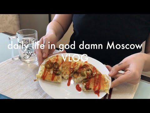simple living in Moscow | silent vlog | Russia&rsquo;s updates | Daniel&rsquo;s first café | pasta pancake 😁