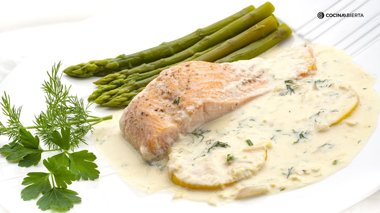 Salmon con salsa de limón y espárragos verdes, una receta de Karlos Arguiñano