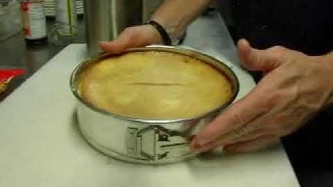 Removing Cheesecake From The Pan