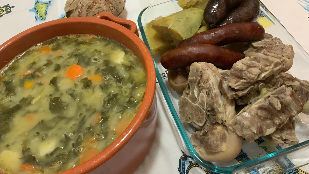 Sopa de Couve com mistura de Feijão Branco e Ervilha ....Kale Soup