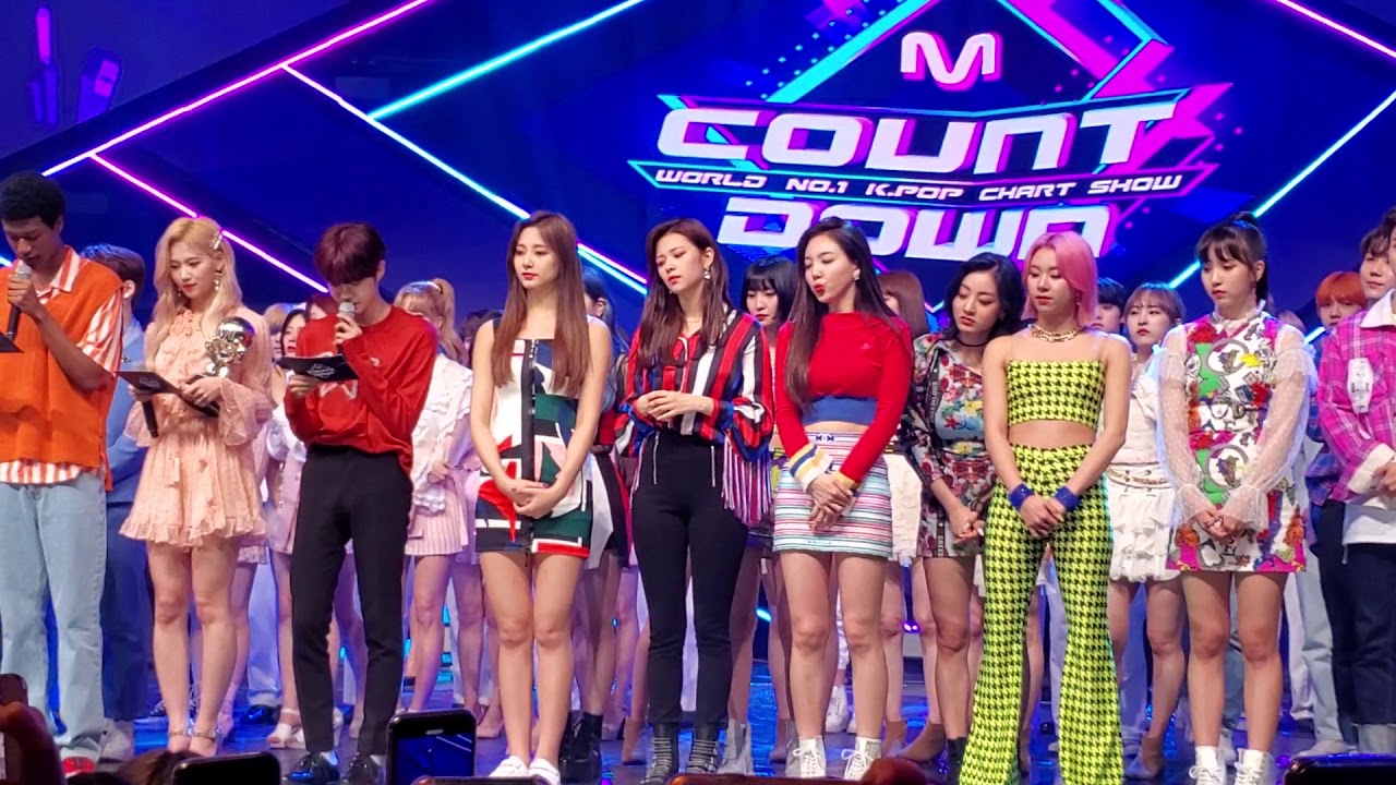 [FANCAM] 190425 Mnet 엠카운트다운 M! Countdown Live Ending Stage (TWICE Focus)