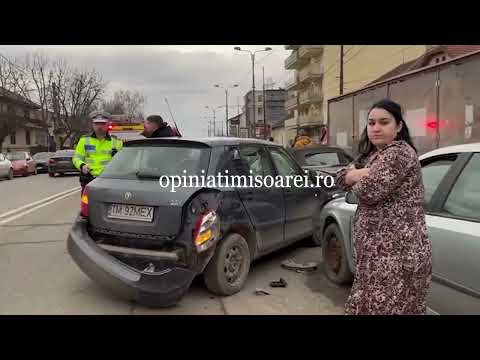 Accident in intersectie, la Timisoara. Masini avariate
