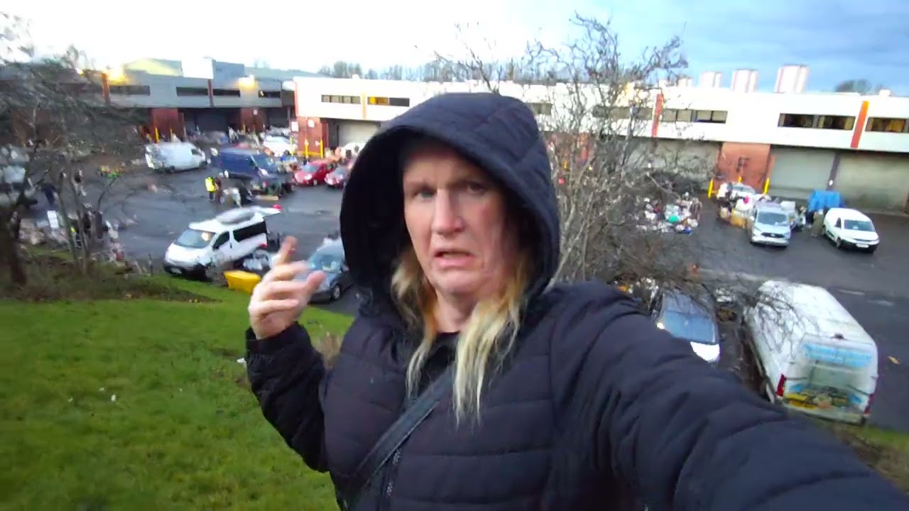 Robroyston Fruit Market Blochairn Car Boot Sale Glasgow Scotland UK 