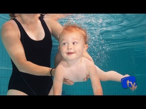 Vídeo: Como Praticar Natação Infantil Na Piscina