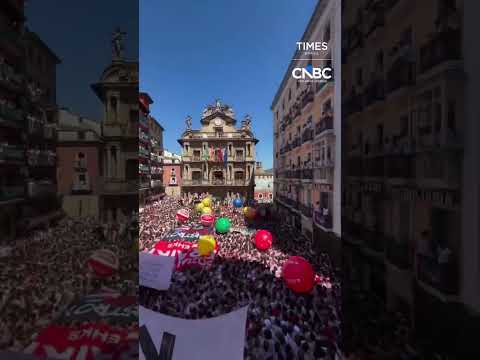 Corra que o touro vem aí! Movimentando 259 milhões de euros, começa o festival de San Fermín