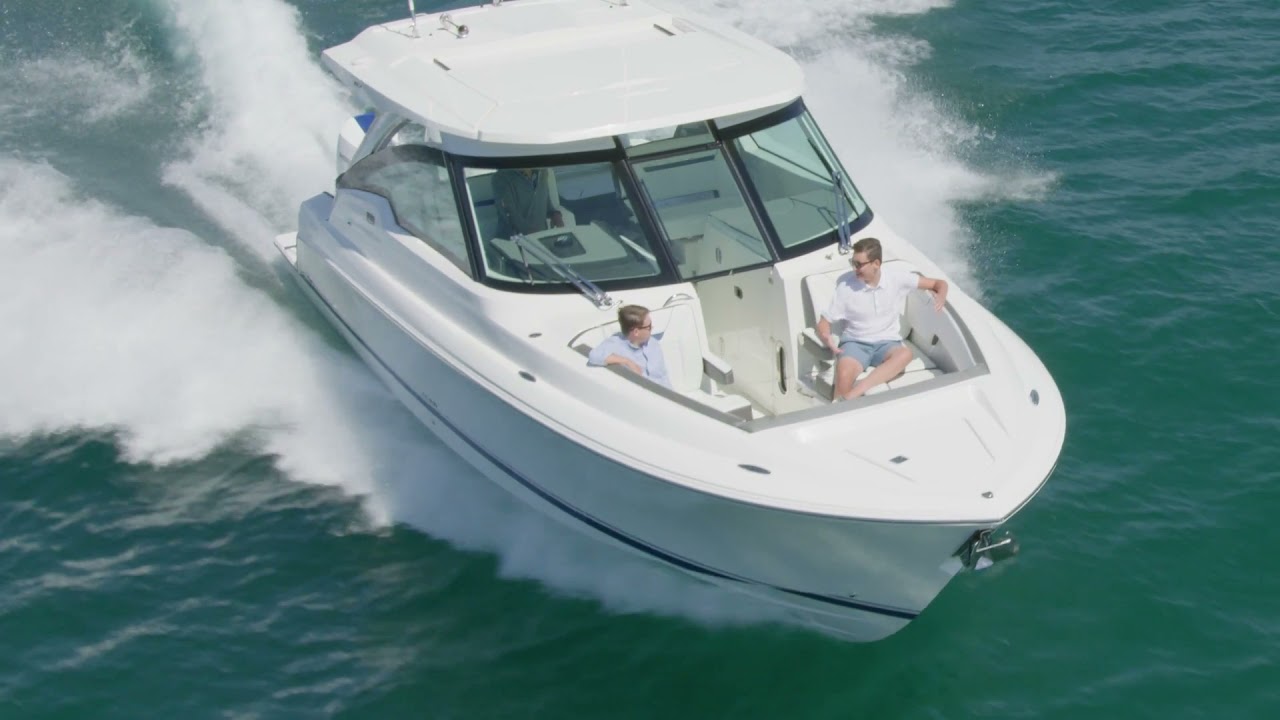 みかまるロイヤルグループ Tiara 34LX | North Point Yacht Sales