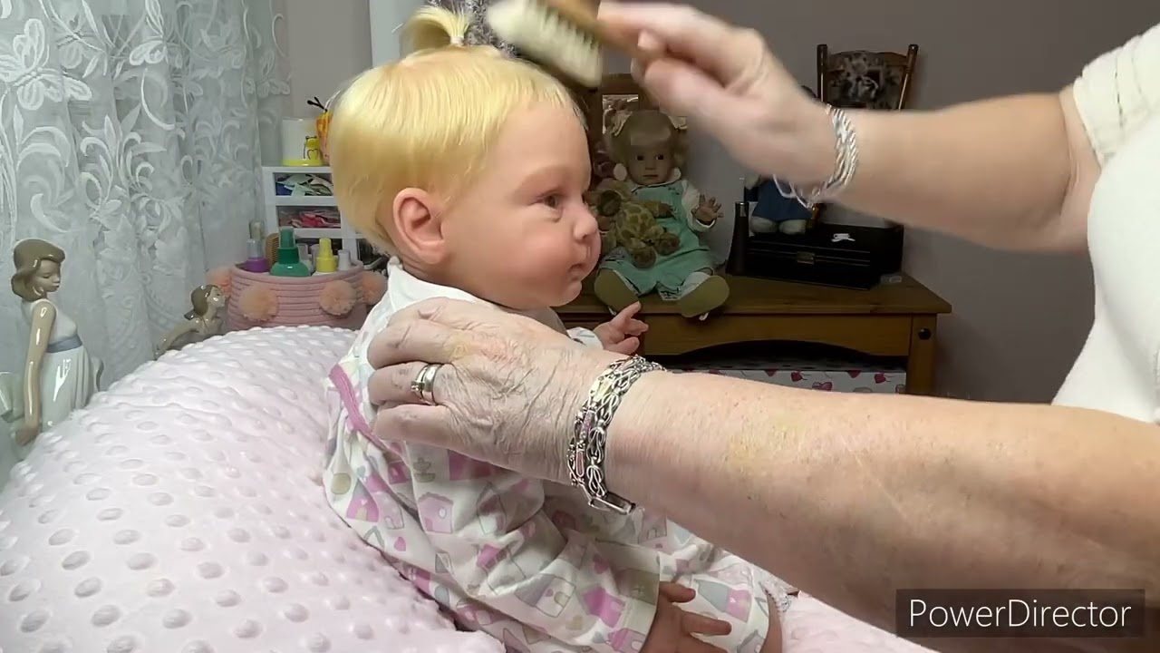 The same but different with Peggy and Catalina 