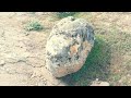 كنوز داخل الصخور : معرفة الصخرة التي في داخلها كنوز و دفائن !!