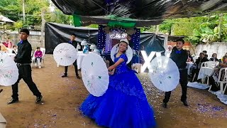 EL MEJOR VALS DE XV AÑOS CON TELAS Y  SOMBRILLAS