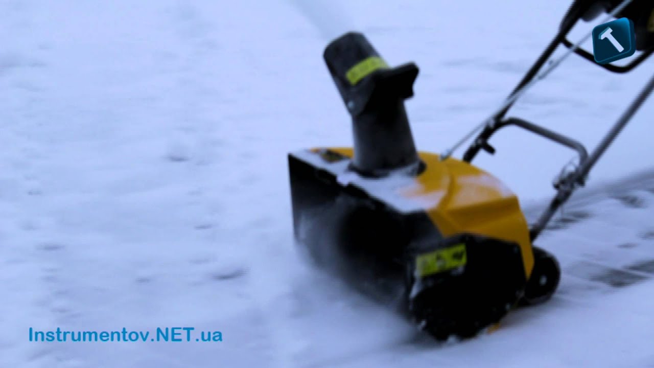 Снегоуборщик STIGA Electric 1800 - в работе