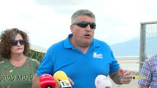 Unos vecinos del paraje de Los Cordones de Alhama de Murcia