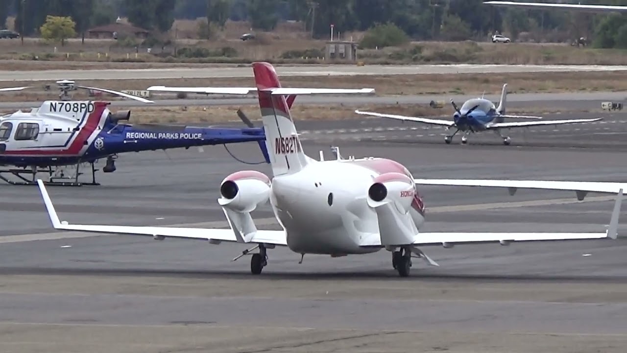 Livermore Airport Planespotting 11-17-2024 (Part 4)