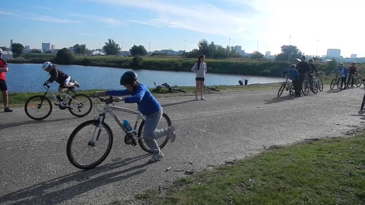 JESPOtrikids 2013 09 28 op en afstappen fiets DSCN4830 YouTube