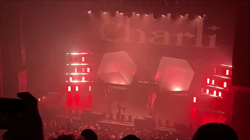 Charli XCX - Warm (Feat. Haim) Live at The Wiltern 10-01-2019 (better audio)