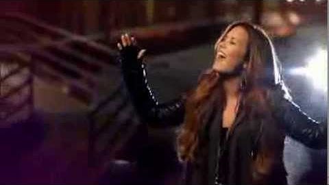 Demi Lovato-Give Your Heart a Break  (Video Official)