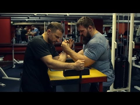 САРЫЧЕВ УХОДИТ В АРМРЕСТЛИНГ?