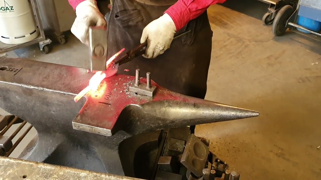 3-teiliger Wandhaken schmieden