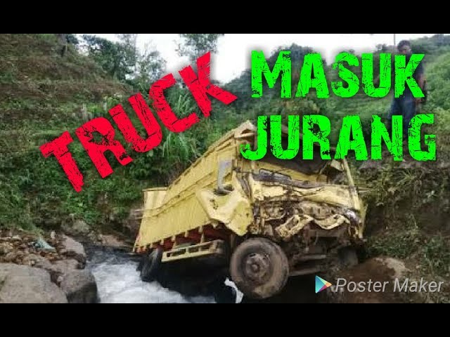 Truck Masuk Jurang class=