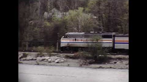 Conrail FL 9s Take Trains North, Niagara Junction Electric Takes Special North to Croton Harmon 1981