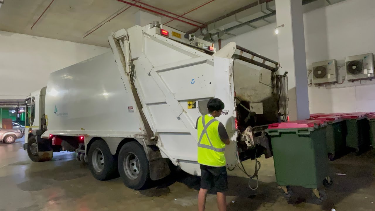 Botany Bulk Bins RL795 - Ft. @TheAustralianGarbologist