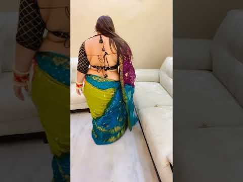 Hot bhabhi chubby navel😜 backless saree dance😜