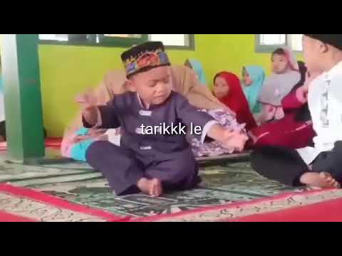 anak kecil lucu, joget sholawat (Syaikhona) tarikkkkkkkkkkk le