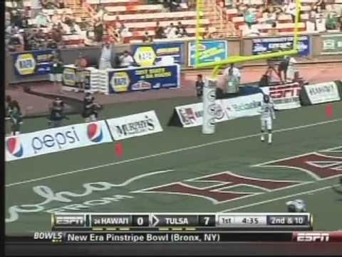 Aaron Brown forced fumble Hawaii vs. Tulsa 2010 Ha...