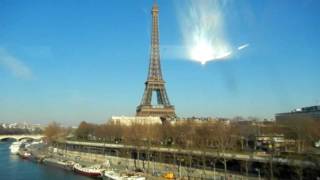 Torre Eiffel no caminho de Bir-Hakein à Passy, linha 6 do metro de Paris