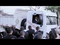 Noivo chegando de caminhão para o casamento! 🤵🚚💨