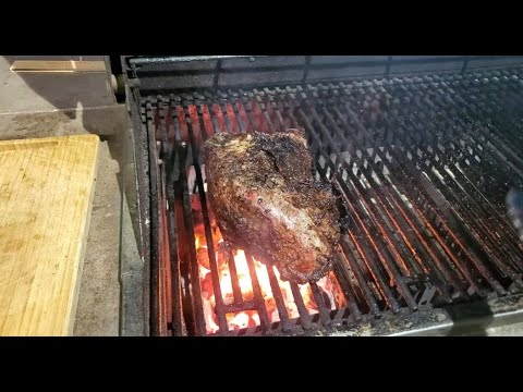 A simple way to BBQ tri tip on a charcoal grill