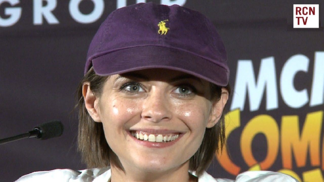 Arrow Willa Holland Interview