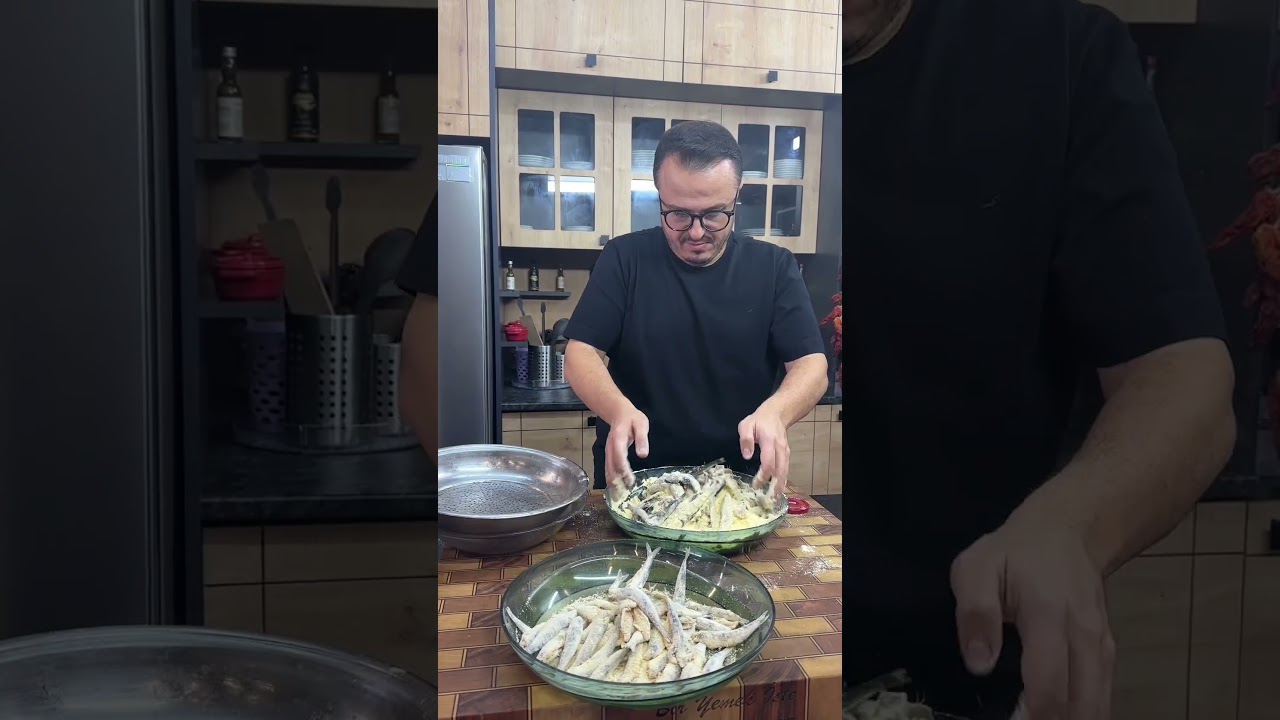 Yağ Sıçratmadan Hamsi Yapıyoruz !!! #yemektarifleri #pratiktarifler #yemek #food #recipe #cooking Yağ Sıçratmadan Hamsi Yapıyoruz !!! #yemektarifleri #pratiktarifler #yemek #food #recipe #cooking