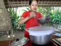 Making Banh Uot (rice paper)