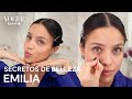 Emilia: look natural con brillos y pestañas XL | Secretos de Belleza | VOGUE España image