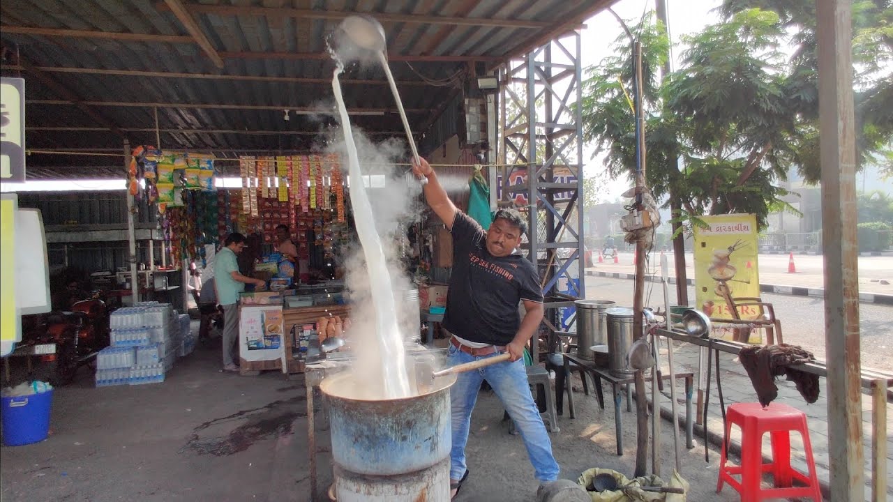 Ninja Level Tea Making | Kung Fu Panda Style Chaiwala | Indian Street Food | Aamchi Mumbai